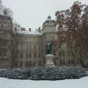  Apartament Flat On Andrassy Avenue Węgry